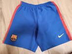 Short de sport Nike - taille 122/128, Vêtements de sport ou Maillots de bain, Enlèvement, Utilisé, Garçon