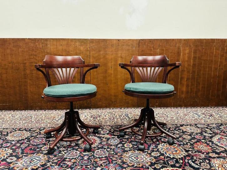 Klassiek Engelse Bureaustoel Thonet Stoel, Antiek en Kunst, Antiek | Kantoor en Zakelijk, Ophalen of Verzenden