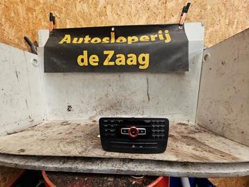 Radio van een Mercedes A-Klasse beschikbaar voor biedingen