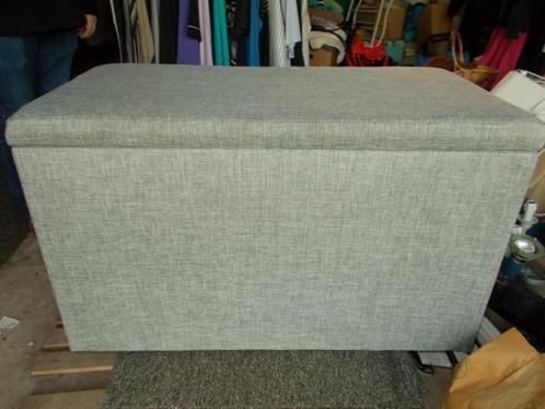 Stevige opbergkist/zitbox in lichtgrijze kleur, Huis en Inrichting, Stoelen, Ophalen