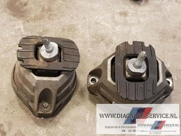 bmw M5V10 E60 E61 set motorrubbers links en rechts 6762607 6 beschikbaar voor biedingen