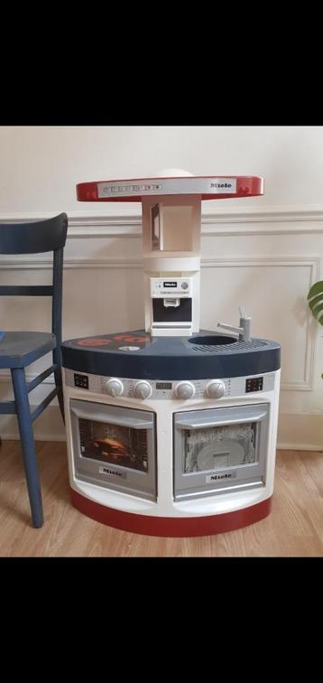 1190 Forest Bruxelles- mini cuisine enfants kitchenette beschikbaar voor biedingen