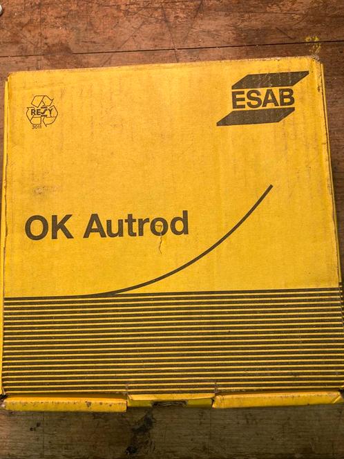Lasdraad ESAB 0,6mm  (5kg) + ESAB lasdraadleider, Doe-het-zelf en Bouw, Gereedschap | Machine-onderdelen en Toebehoren, Nieuw