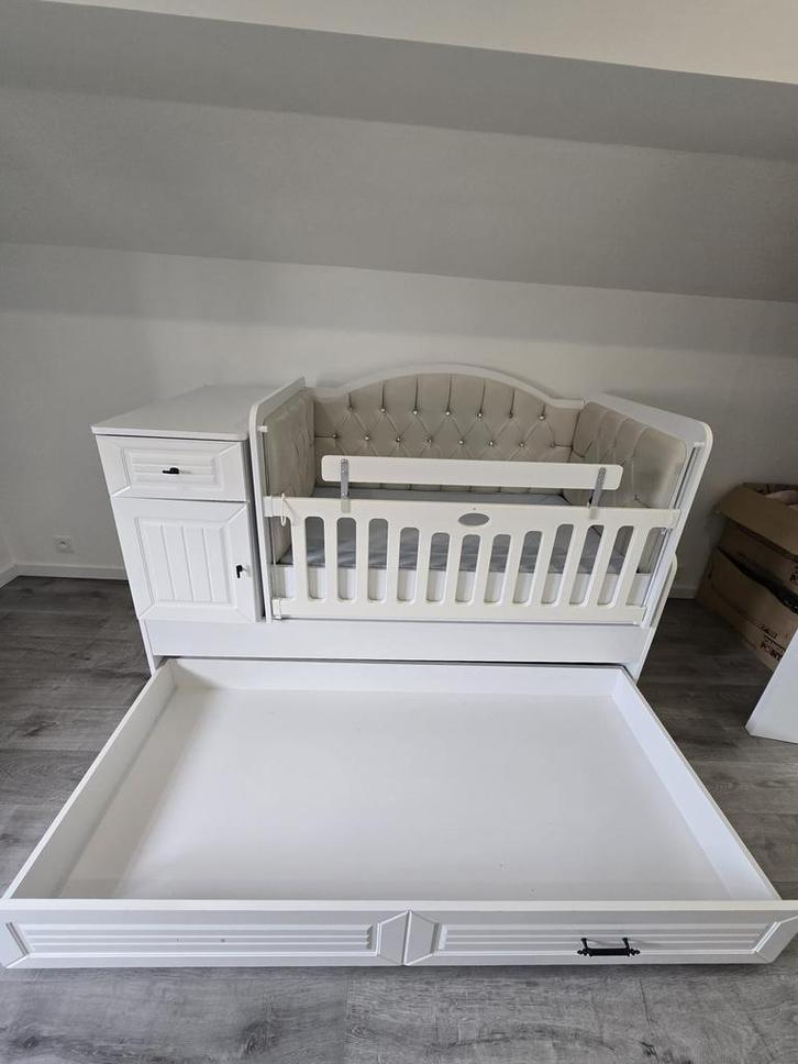 Multifunctioneel babybed/meegroeibed, Kinderen en Baby's, Kinderkamer | Bedden, Zo goed als nieuw, 180 cm of meer, Matras, Ophalen