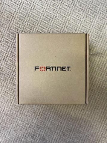 Fortinet FortiAP-220B — Point d'accès sans fil professionnel, Informatique & Logiciels, Points d'accès, Enlèvement, Neuf, FortiNET