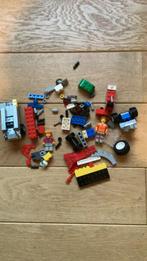 Pièces de Lego et 2 personnages, Comme neuf