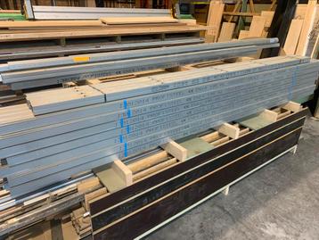 Metal studs profisteel beschikbaar voor biedingen