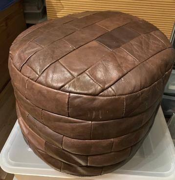 Pouf vintage en patchwork de cuir , 1970, Tissus, Comme neuf, Enlèvement, Moins de 50 cm