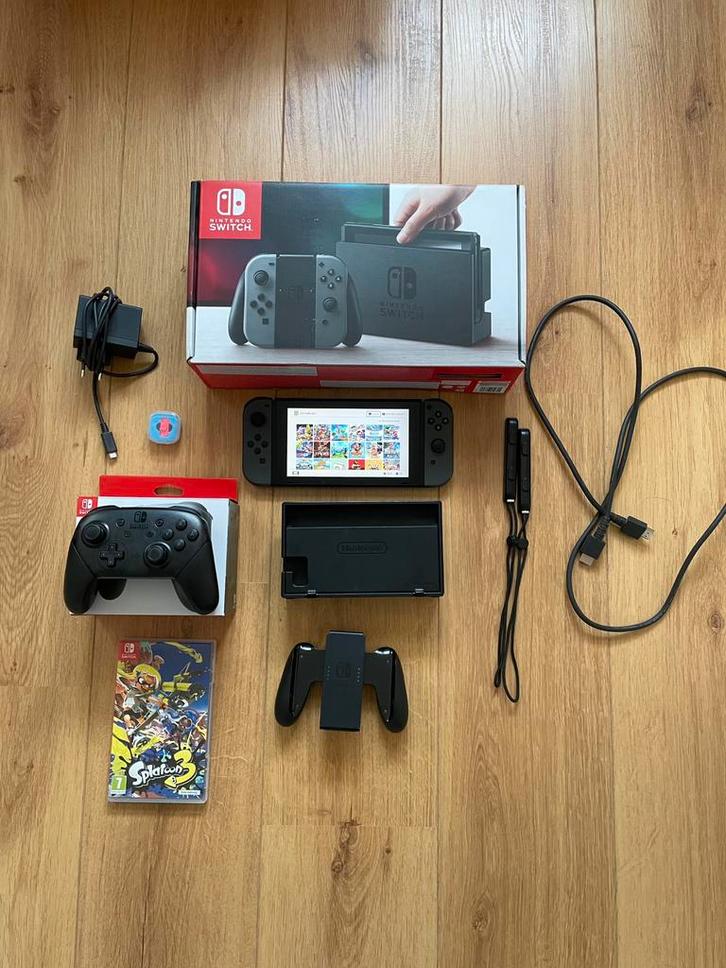 Modded Nintendo switch met 24 games, Games en Spelcomputers, Spelcomputers | Nintendo Switch, Zo goed als nieuw, Switch Original