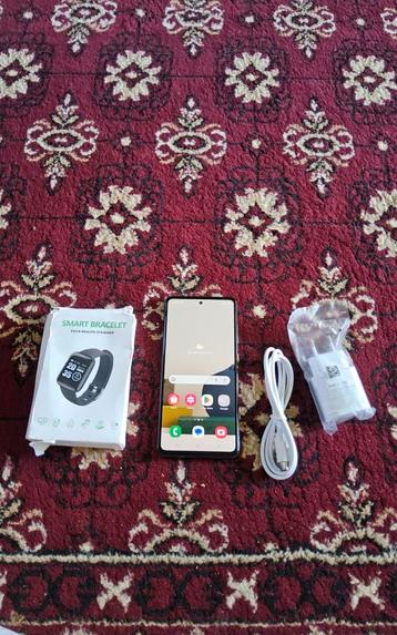 Samsung galaxy A52 S Met accessoires
Met kabel ,oplader ,  beschikbaar voor biedingen