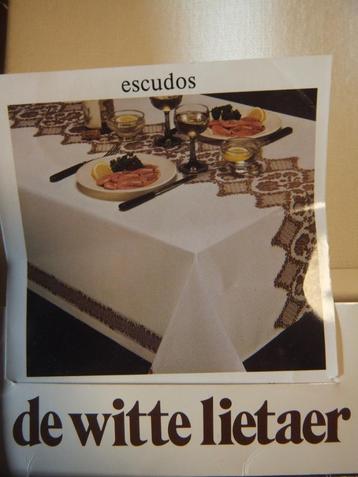 tafelkleed beschikbaar voor biedingen