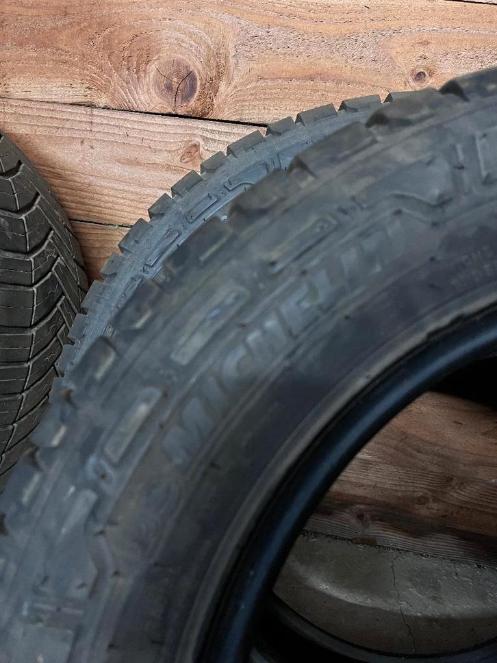 4 Pneus hiver Michelin Agilis Cross Climate 215/65R16C, Autos : Pièces & Accessoires, Pneus & Jantes, Pneu(s), Pneus hiver, 16 pouces