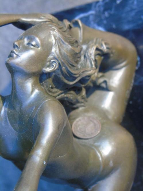 statue une danseuse contemporaine en bronze signé sur marbre, Antiek en Kunst, Curiosa en Brocante, Ophalen of Verzenden