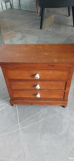 Meuble de poupées ancien en bois, Antiquités & Art, Antiquités | Jouets, Enlèvement