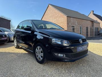 VW POLO// 1.2 ESSENCE//ANNÉE 2012// CARNET/1ER MAIN/GARANTIE beschikbaar voor biedingen