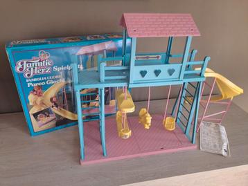 Vintage Mattel 1985
The Heart Family Playground beschikbaar voor biedingen