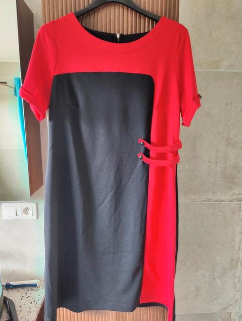 Kleedje zwart/rood 'Green ICE' maat 42, Kleding | Dames, Jurken, Zo goed als nieuw, Maat 42/44 (L), Rood, Knielengte, Ophalen of Verzenden