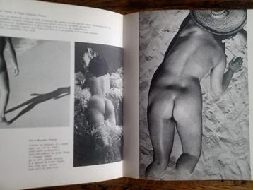 Naakte esthetiek in de wereld 1964 Fotografie beschikbaar voor biedingen