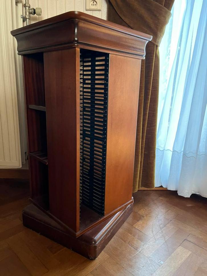 Meuble à CD en bois massif – Très bon état, Livres, Art & Culture | Danse & Théâtre, Utilisé, Autres sujets/thèmes, Enlèvement