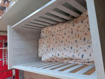 Ledikant / kinderbed TWF met matras beschikbaar voor biedingen
