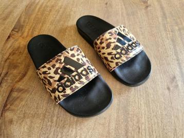 Sandales bain Adidas noir/léopard T39