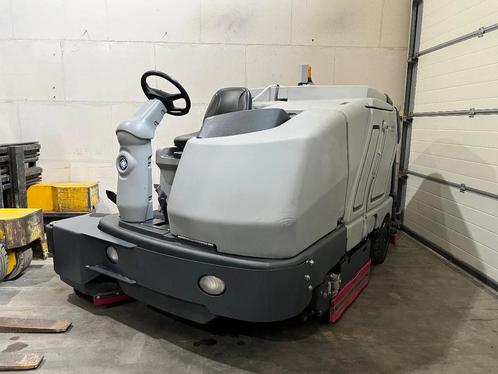 Nilfisk ! ER 1600 kubota diesel 2011 schrobmachine, Zakelijke goederen, Machines en Bouw | Onderhoud en Reiniging