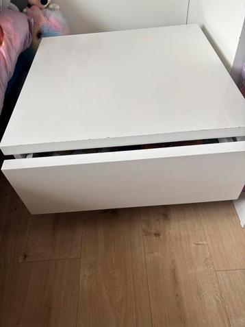 Salontafel 60x60 Ikea hoogglans wit beschikbaar voor biedingen