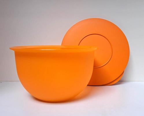 Tupperware Saladier « Classic2000 » 2,5 Litre - Orange, Maison & Meubles, Cuisine| Tupperware, Neuf, Boîte, Orange, Enlèvement ou Envoi
