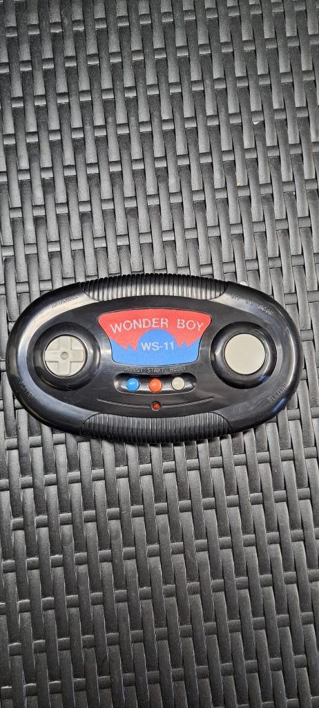 WS-11 Wonder Boy Plug & Play Retro TV Game Console (Rare), Games en Spelcomputers, Games | Sega, Gebruikt, Overige modellen, Avontuur en Actie
