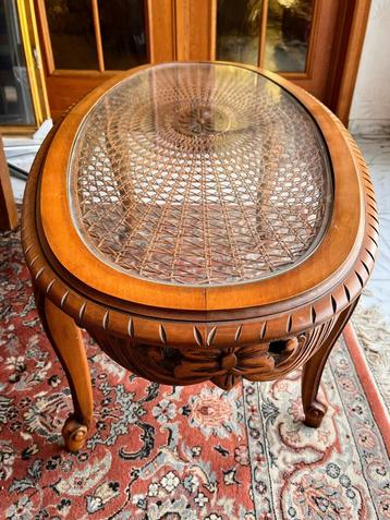 Salontafel houtsnijwerk met glas - opruiming beschikbaar voor biedingen