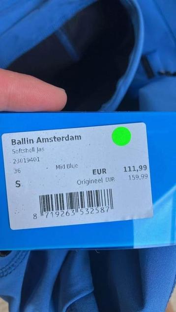 Nieuwe Softshell jas (S) beschikbaar voor biedingen