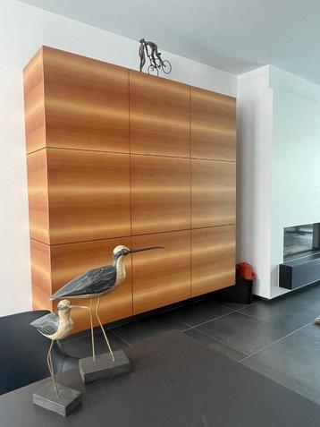 Moderne hangkast maatwerk in notelaar 180x180x45 beschikbaar voor biedingen