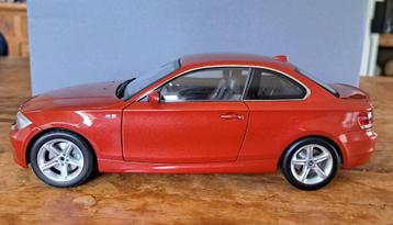 BMW 1 Series Coupé e82 Sedona Red 1:18 Kyosho disponible aux enchères