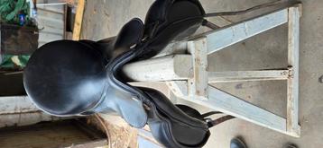 Selle de dressage Kentaur Elektra 17,5 pouces, Animaux & Accessoires, Enlèvement, Utilisé, Dressage