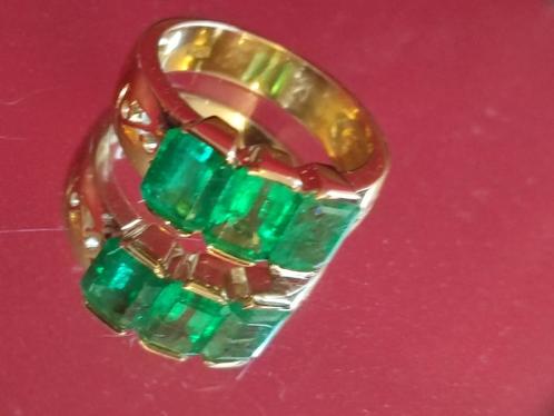 Gouden ring met 3 smaragden 3,00kt, certificaat ALGT, Handtassen en Accessoires, Ringen, Zo goed als nieuw, Dame of Heer, Kleiner dan 17