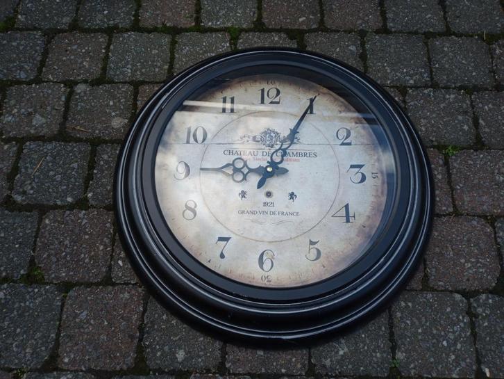 Horloge murale Chateau de chambres 43cm, Huis en Inrichting, Woonaccessoires | Klokken, Gebruikt, Wandklok, Analoog, Ophalen of Verzenden