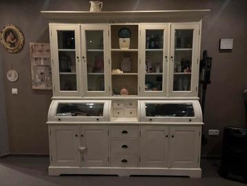 Brocante landelijke witte kast 2 meter breed met bolle ramen beschikbaar voor biedingen