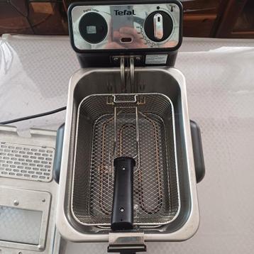 Tefal FR519170 : La friteuse d'occasion beschikbaar voor biedingen