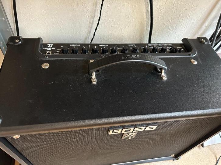 Boss Kantana 100 MK2 Versterker, Muziek en Instrumenten, Versterkers | Bas en Gitaar, Zo goed als nieuw, 50 tot 100 watt, Ophalen