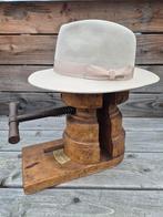 Stetson Fedora Premium Furfelt Stone - Maat 58, Kleding | Heren, Hoeden en Petten, Stetson, Hoed, Ophalen of Verzenden, Zo goed als nieuw