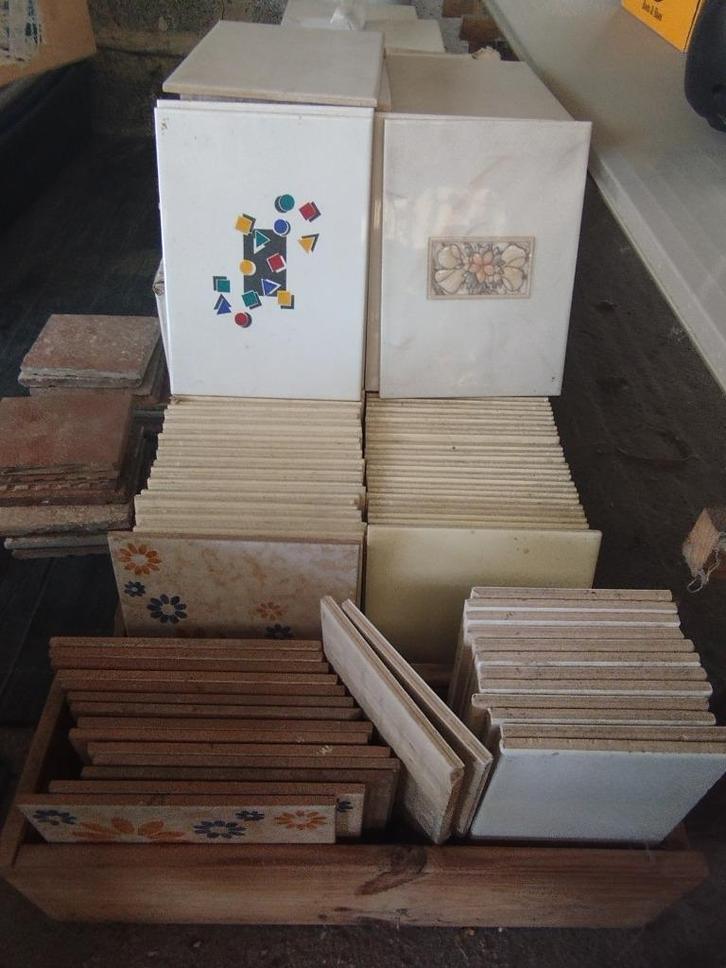 Faience en vloertegels kleine formaten effen en figuurtjes, Doe-het-zelf en Bouw, Tegels, Gebruikt, Wandtegels, Keramiek, Minder dan 20 cm