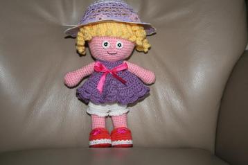 Gehaakt knuffel pop beschikbaar voor biedingen