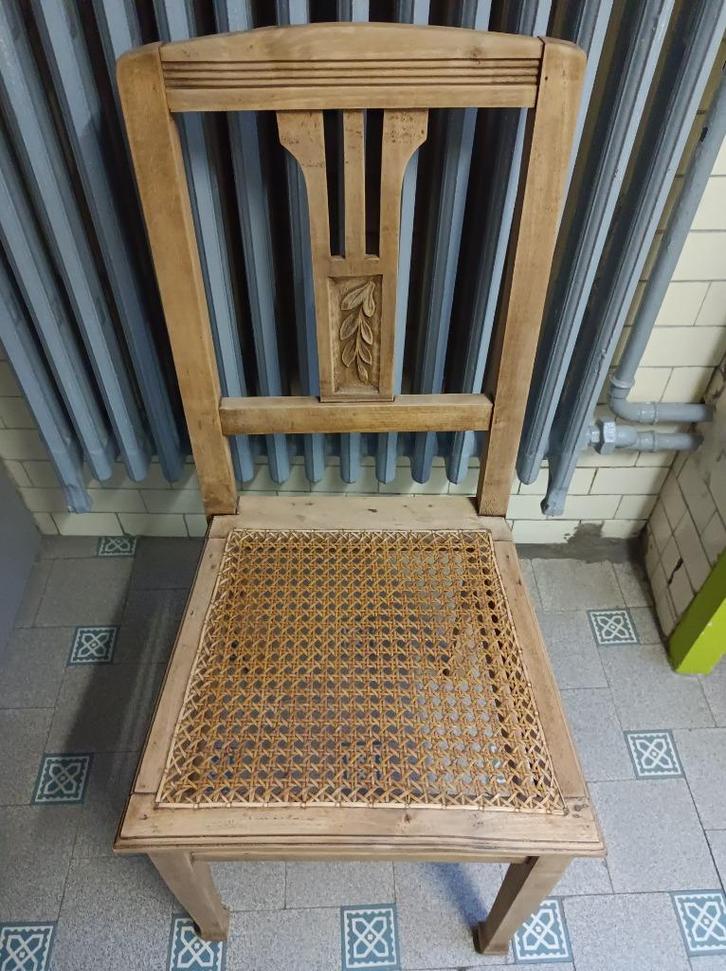 DIY volledig opgeschuurde stoel met intacte rieten zitting, Antiek en Kunst, Antiek | Meubels | Stoelen en Sofa's, Ophalen