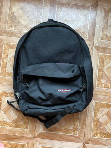 Eastpak- schooltas- unisex- as good as new. beschikbaar voor biedingen