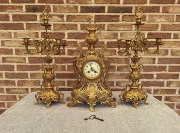 Horloge en bronze., Enlèvement