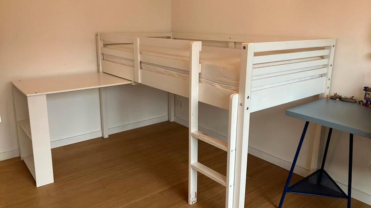 Half hoogslaper met bureau, Enfants & Bébés, Chambre d'enfant | Lits superposés & Lits mezzanines, Utilisé, Lit mi-hauteur mezzanine