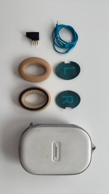 Coussinets Bose + cable + accessoires + boite transport beschikbaar voor biedingen