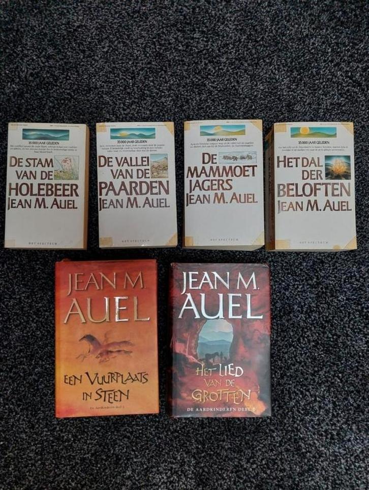 serie De Aardkinderen. Jean M Auel, Boeken, Romans, Gelezen, Nederland, Ophalen of Verzenden