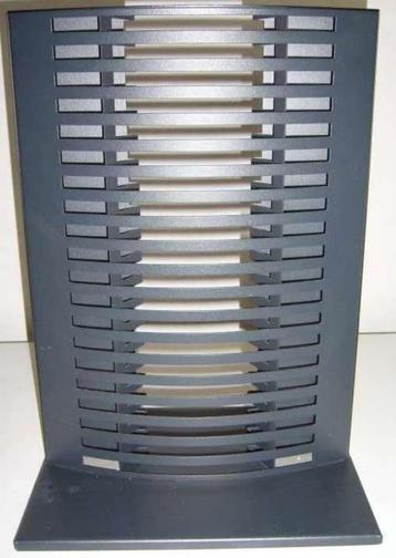 metalen CD rekje beschikbaar voor biedingen