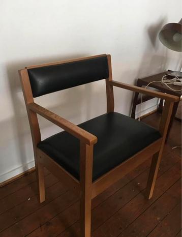 Vintage stoelen Deens design beschikbaar voor biedingen